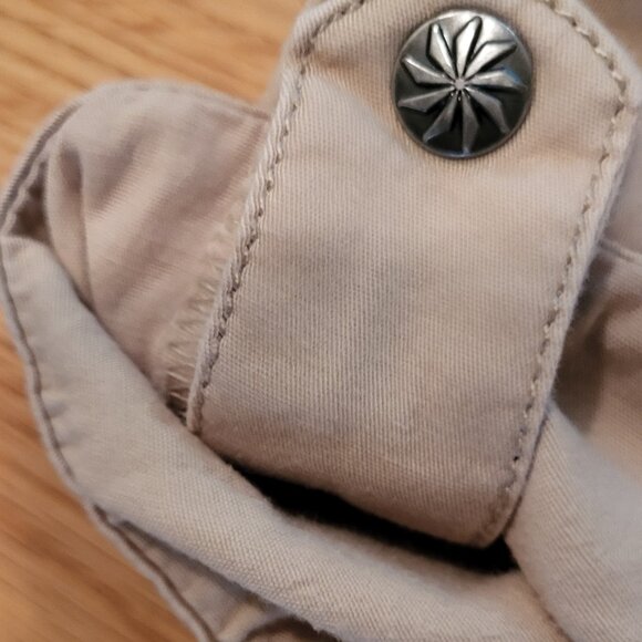 Athleta Coastal Cargo Convertible Hiking Shorts - Tan - Size 4 - Picture 4 of 9